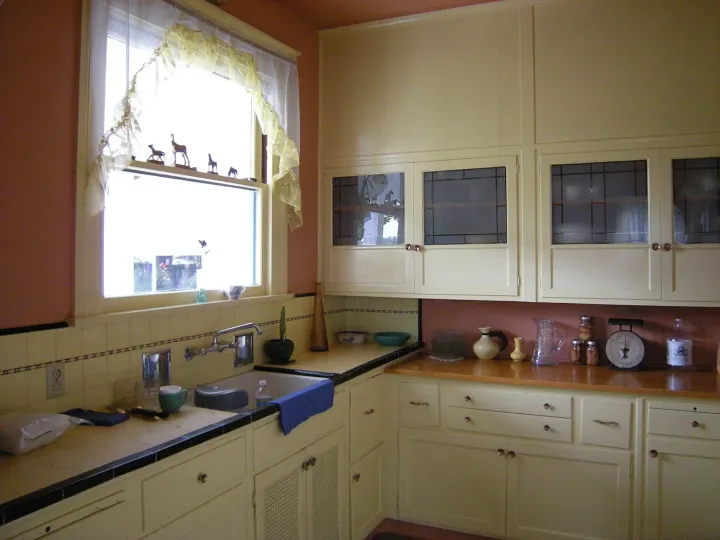 Warm yellow and terracotta