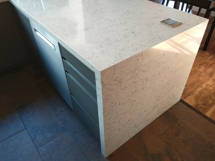 Quartz (engineered stone)