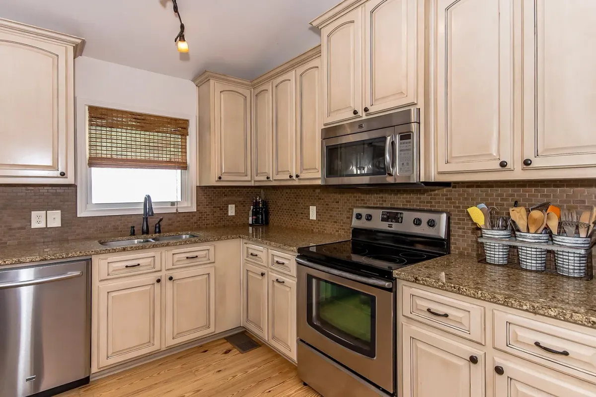 L-shaped kitchen