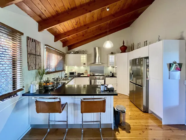Peninsula kitchen
