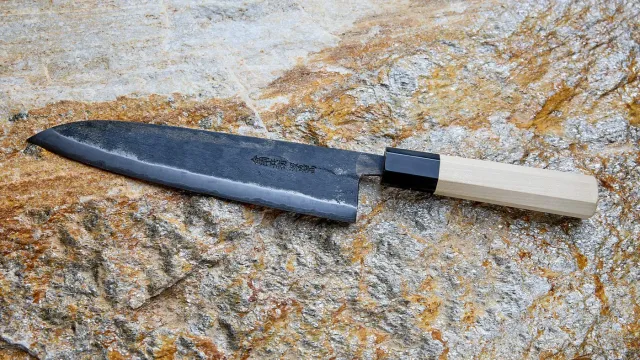 High-carbon (non-stainless) steel: Shirogami / Aogami