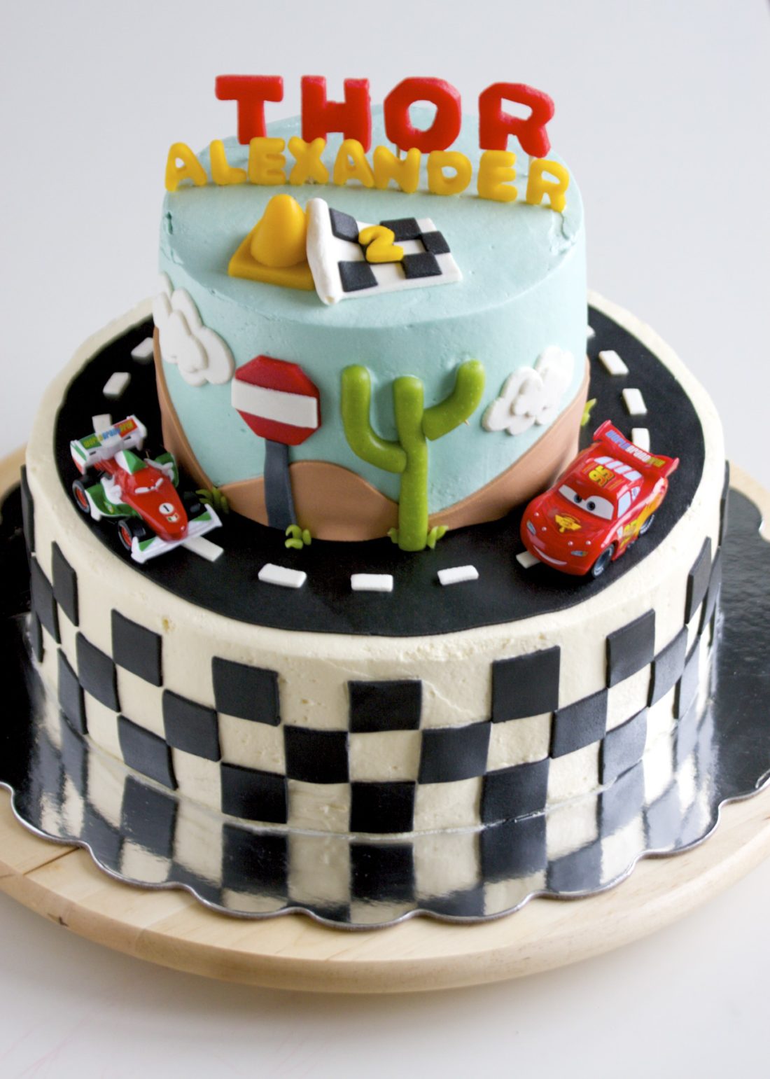 How to: Make a Cars Themed Birthday Cake