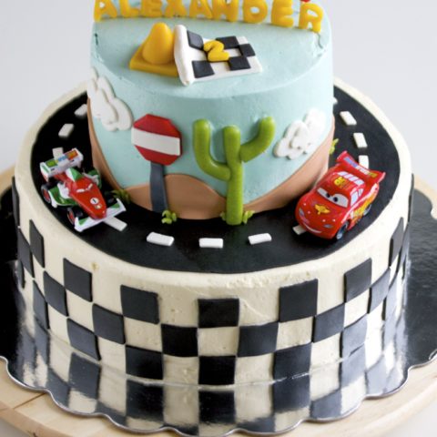 How to: Make a Cars Themed Birthday Cake